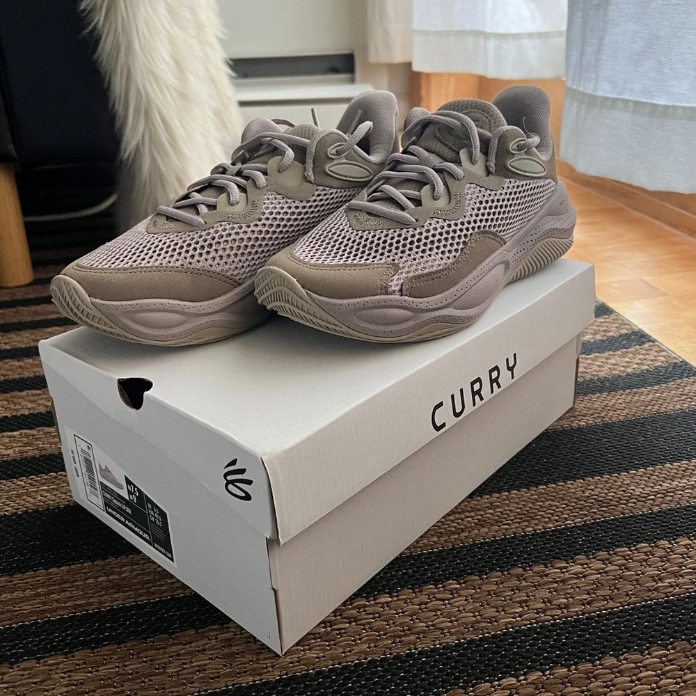 NWT Under Armour Curry Splash 24 SDE Sneaker Womens 9 / Mens 7.5 (unisex)